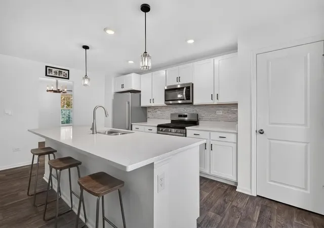 Photo 4 of Townhouse for sale at 1909 Turtle Crk Ct, Aurora, IL 60503 | MLS# 12789838 | Listing updated on 2026-10-22