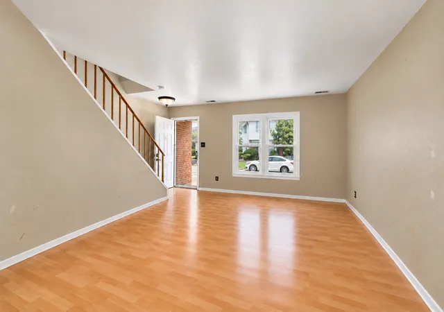 Photo 3 of Townhouse for sale at 435 Wright Ct, Bolingbrook, IL 60440 | MLS# 12789841 | Listing updated on 2026-10-22