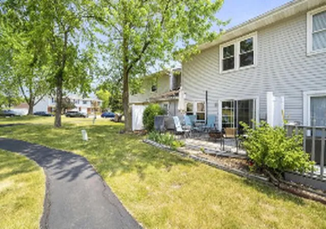 Photo 3 of Townhouse for sale at 435 Wright Ct, Bolingbrook, IL 60440 | MLS# 12789841 | Listing updated on 2026-10-22