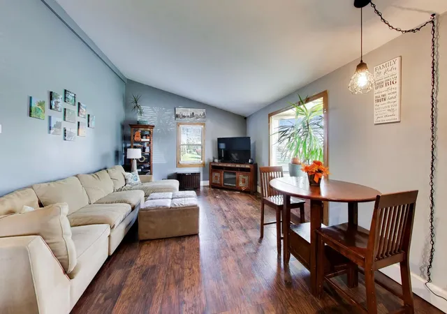 Photo 2 of Single family home for sale at 2615 Forest Glen Pkwy, Woodridge, IL 60517 | MLS# 12789865 | Listing updated on 2026-10-29