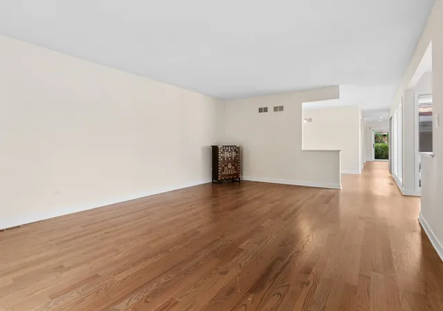 Photo 3 of Townhouse for sale at 2422 Salceda Dr, Northbrook, IL 60062 | MLS# 12789867 | Listing updated on 2026-10-29