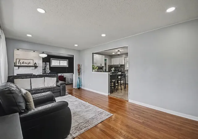 Photo 3 of Single family home for sale at 8615 Lawler Ave, Burbank, IL 60459 | MLS# 12789868 | Listing updated on 2026-10-22