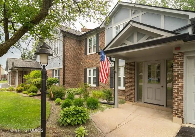 Photo 1 of Townhouse for sale at 172 Grove Ave #C, Des Plaines, IL 60016 | MLS# 12789889 | Listing updated on 2026-10-22