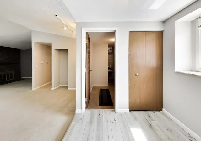 Photo 2 of Townhouse for sale at 172 Grove Ave #C, Des Plaines, IL 60016 | MLS# 12789889 | Listing updated on 2026-10-22