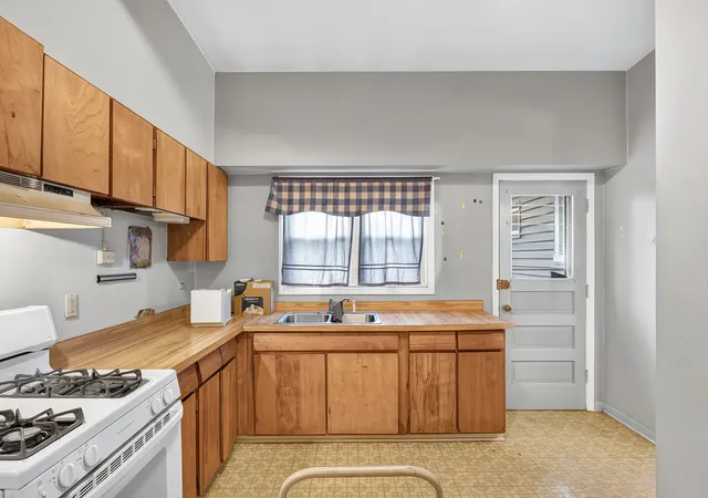 Photo 4 of Single family home for sale at 116 Elder Ave, Chicago Heights, IL 60411 | MLS# 12789909 | Listing updated on 2026-10-22
