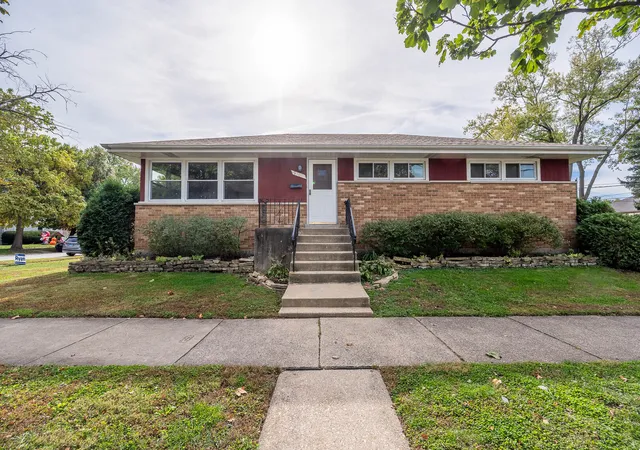 Single family home for sale at 9700 S 51st Avenue, Oak Lawn, IL 60453 | MLS# 12789913