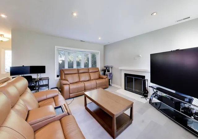 Photo 1 of Single family home for sale at 127 N Illinois Ave, Villa Park, IL 60181 | MLS# 12789919 | Listing updated on 2026-10-21