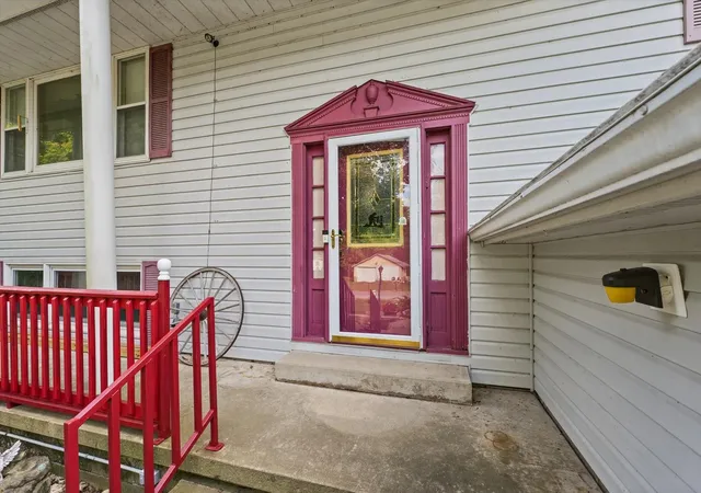 Photo 4 of Single family home for sale at 411 E Beech St, Chatsworth, IL 60921 | MLS# 12789930 | Listing updated on 2026-10-29