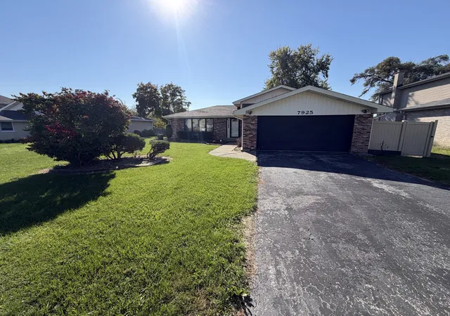 Photo 1 of Single family home for sale at 7925 W 101st Street, Palos Hills, IL 60465 | MLS# 12789951 | Listing updated on 2026-10-22
