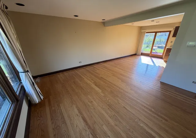 Photo 3 of Single family home for sale at 7925 W 101st Street, Palos Hills, IL 60465 | MLS# 12789951 | Listing updated on 2026-10-22