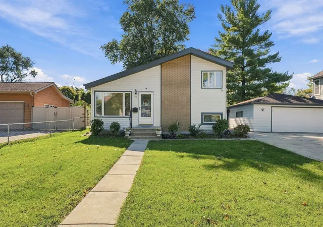Single family home for sale at 739 W Terrace St, Villa Park, IL 60181 | MLS# 12789963