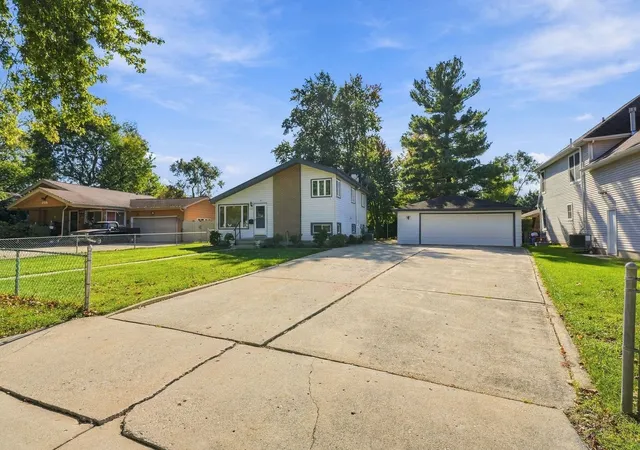 Photo 1 of Single family home for sale at 739 W Terrace St, Villa Park, IL 60181 | MLS# 12789963 | Listing updated on 2026-10-23