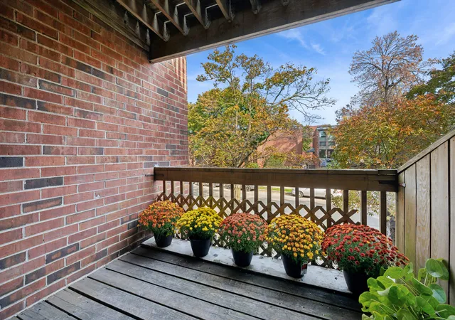 Photo 1 of Condo for sale at 2036 N Larrabee St #8202, Chicago, IL 60614 | MLS# 12789965 | Listing updated on 2026-10-29