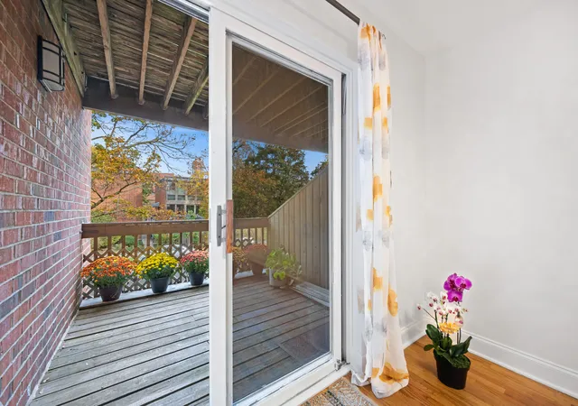 Photo 2 of Condo for sale at 2036 N Larrabee St #8202, Chicago, IL 60614 | MLS# 12789965 | Listing updated on 2026-10-29