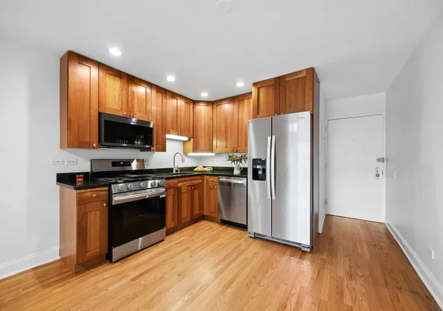 Photo 4 of Condo for sale at 2036 N Larrabee St #8202, Chicago, IL 60614 | MLS# 12789965 | Listing updated on 2026-10-29