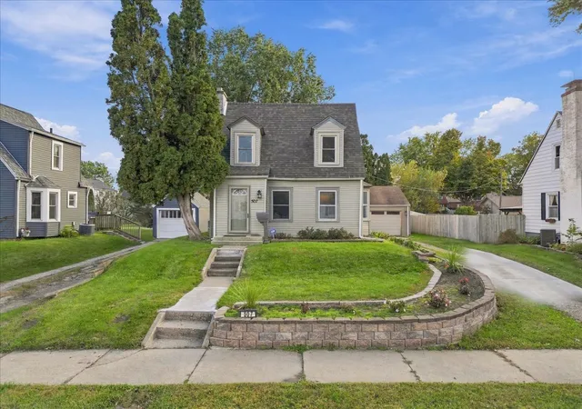 Photo 1 of Single family home for sale at 507 W 13th Street, Sterling, IL 61081 | MLS# 12789966 | Listing updated on 2026-10-27