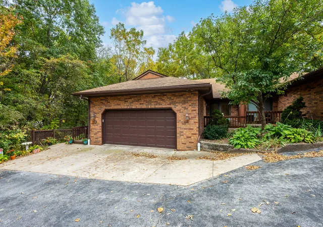Listing Photo 1 - Condo for sale in building located at 3626 38th St, Rock Island, IL 61201 - Unit #28