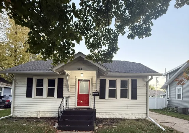 Photo 1 of Single family home for sale at 544 S Gladstone Ave, Aurora, IL 60506 | MLS# 12789979 | Listing updated on 2026-10-29