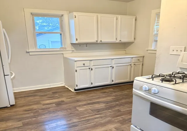 Photo 2 of Single family home for sale at 544 S Gladstone Ave, Aurora, IL 60506 | MLS# 12789979 | Listing updated on 2026-10-29