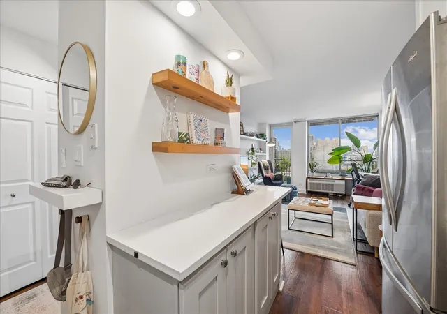 Photo 3 of Condo for sale at 450 W Briar Pl #11K, Chicago, IL 60657 | MLS# 12789990 | Listing updated on 2026-10-22