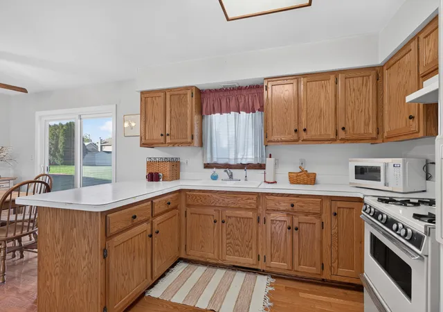 Photo 2 of Single family home for sale at 836 Thornberry Dr, Ottawa, IL 61350 | MLS# 12789996 | Listing updated on 2026-10-22