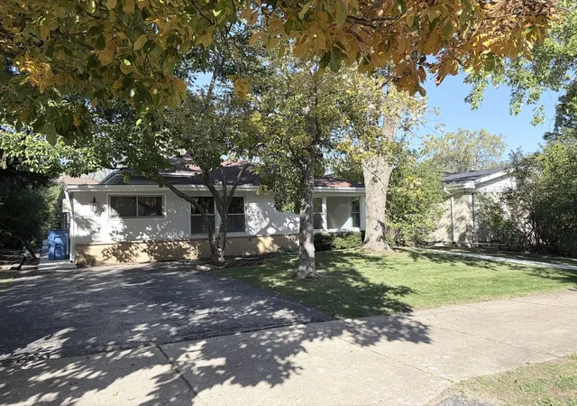 Photo 1 of Single family home for sale at 1751 Clavey Rd, Highland Park, IL 60035 | MLS# 12790006 | Listing updated on 2026-10-22