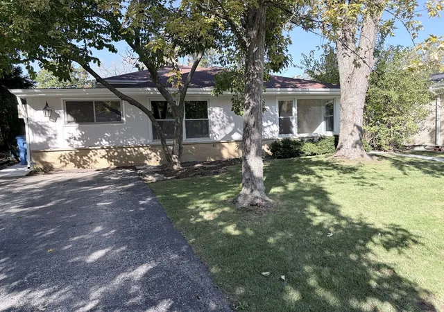 Photo 2 of Single family home for sale at 1751 Clavey Rd, Highland Park, IL 60035 | MLS# 12790006 | Listing updated on 2026-10-22