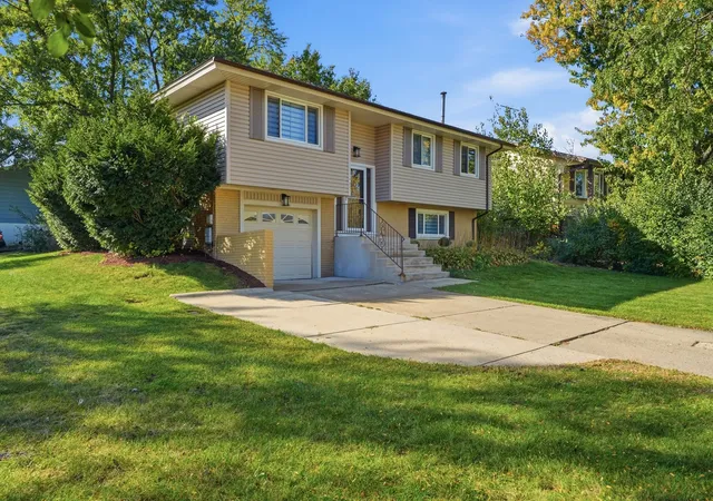 Photo 1 of Single family home for sale at 1701 Hartmann Dr, Schaumburg, IL 60193 | MLS# 12790007 | Listing updated on 2026-10-23