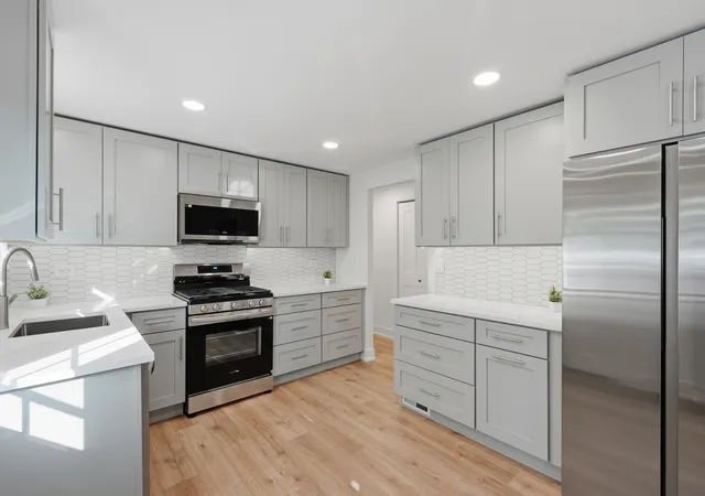 Photo 4 of Single family home for sale at 1701 Hartmann Dr, Schaumburg, IL 60193 | MLS# 12790007 | Listing updated on 2026-10-23