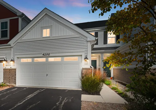 Photo 2 of Townhouse for sale at 4200 Calder Ln, Aurora, IL 60504 | MLS# 12790009 | Listing updated on 2026-10-22