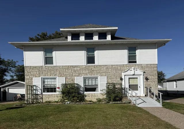Multi family home for sale at 920 11th Avenue, Clinton, IA 52732 | MLS# 12790021