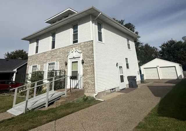 Photo 1 of House for sale at 920 11th Avenue, Clinton, IA 52732 | MLS# 12790021 | Listing updated on 2026-10-20