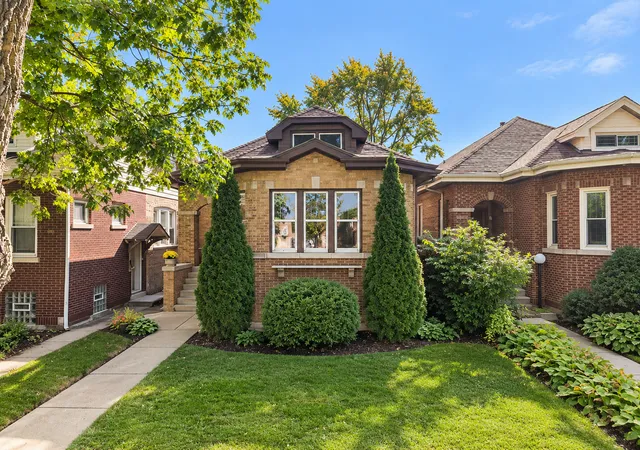 Photo 3 of Single family home for sale at 5535 W Pensacola Ave, Chicago, IL 60641 | MLS# 12790023 | Listing updated on 2026-10-22