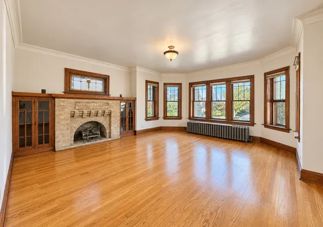 Photo 3 of Single family home for sale at 5535 W Pensacola Ave, Chicago, IL 60641 | MLS# 12790023 | Listing updated on 2026-10-23