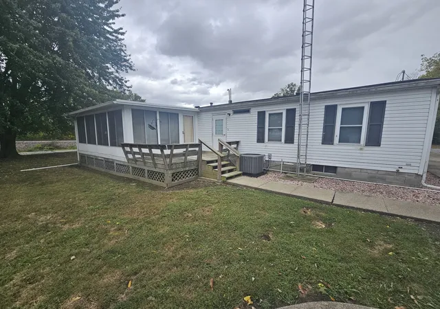 Photo 2 of Single family home for sale at 130 W 5th Street, Bonnie, IL 62816 | MLS# 12790025 | Listing updated on 2026-10-22