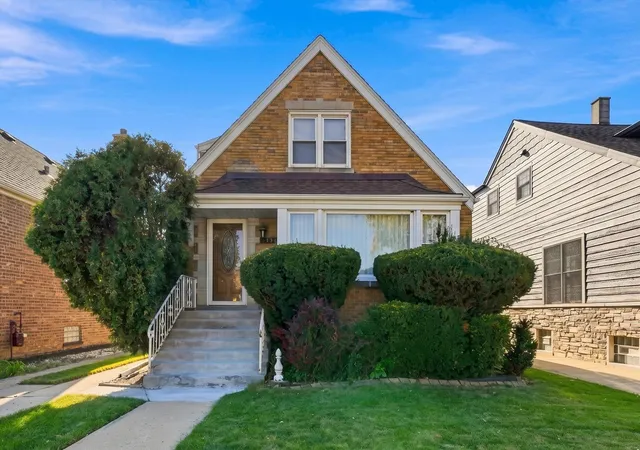 Photo 1 of Single family home for sale at 5434 S Neenah Ave, Chicago, IL 60638 | MLS# 12790035 | Listing updated on 2026-10-20