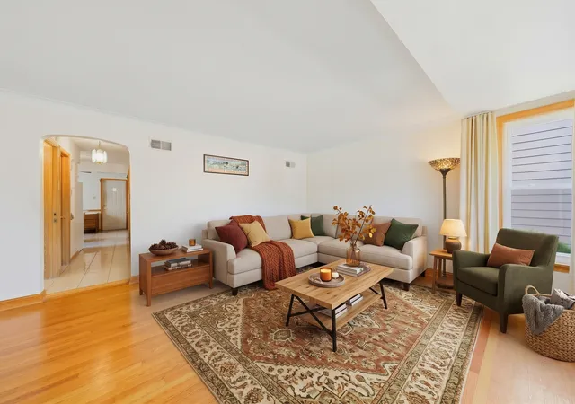 Photo 4 of Single family home for sale at 5434 S Neenah Ave, Chicago, IL 60638 | MLS# 12790035 | Listing updated on 2026-10-27