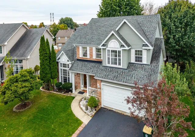 Photo 1 of Single family home for sale at 74 White Oak Dr, North Aurora, IL 60542 | MLS# 12790042 | Listing updated on 2026-10-22