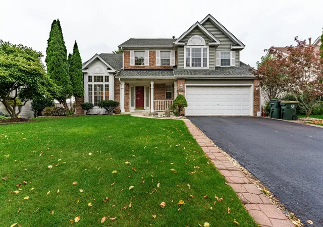Photo 2 of Single family home for sale at 74 White Oak Dr, North Aurora, IL 60542 | MLS# 12790042 | Listing updated on 2026-10-22