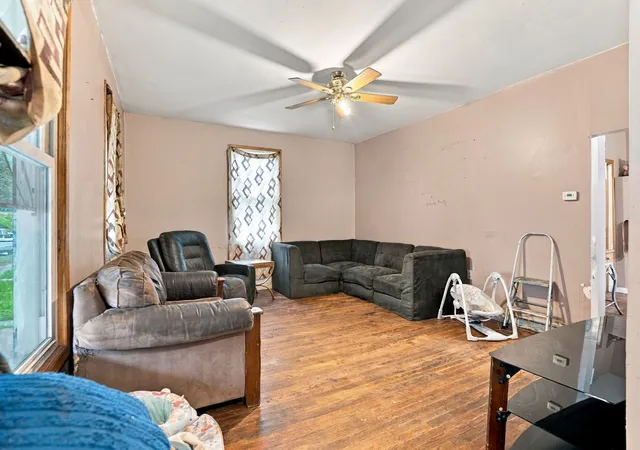 Photo 4 of Single family home for sale at 1115 W 7th Street, Davenport, IA 52802 | MLS# 12790050 | Listing updated on 2026-10-21