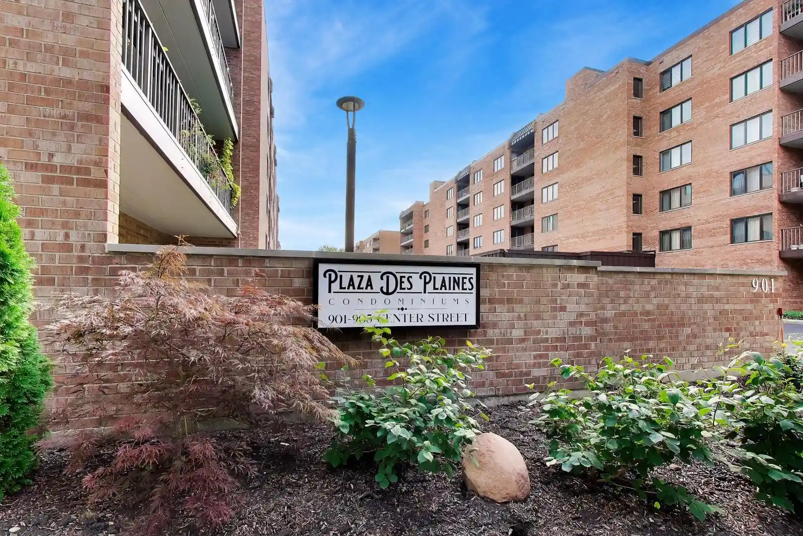 Listing Photo 1 - Condo for sale in 901 Ctr St located at 901 Ctr St, Des Plaines, IL 60016 - Unit #403