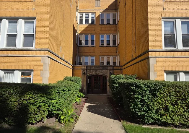 Listing Photo 2 - Condo for sale in building located at 6309 N Albany Ave, Chicago, IL 60659 - Unit #GB