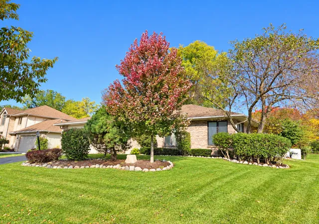 Photo 3 of Single family home for sale at 5310 Regents Park Rd, Rockford, IL 61107 | MLS# 12790068 | Listing updated on 2026-10-22