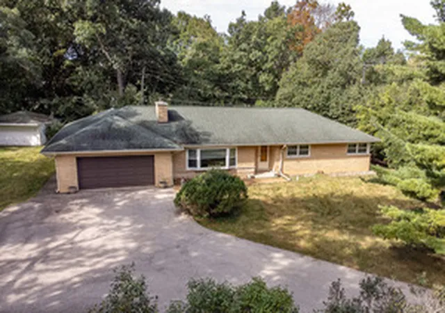 Single family home for sale at 141 County Line Rd, Barrington, IL 60010 | MLS# 12790073
