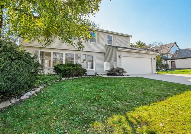 Single family home for sale at 720 Kingsbridge Way, Buffalo Grove, IL 60089 | MLS# 12790078