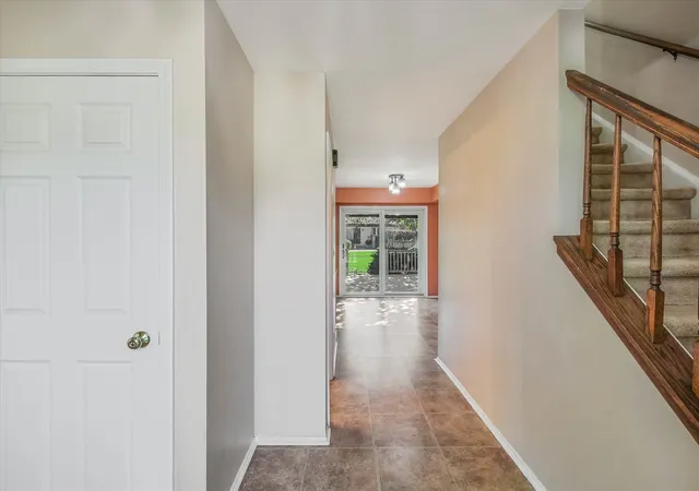 Photo 4 of Single family home for sale at 720 Kingsbridge Way, Buffalo Grove, IL 60089 | MLS# 12790078 | Listing updated on 2026-10-22
