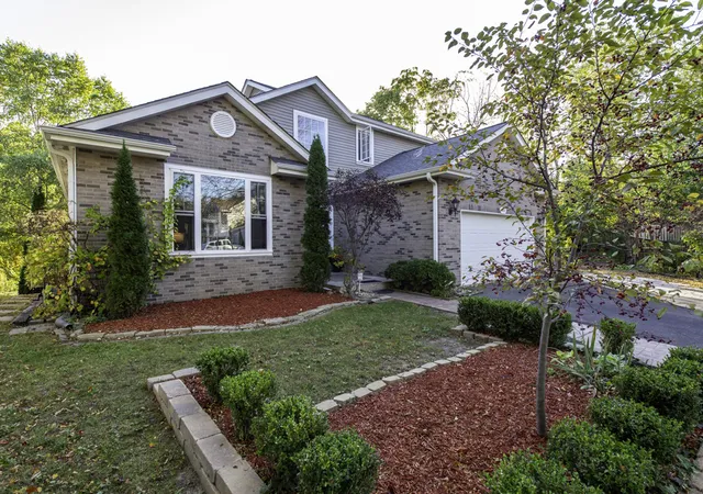 Photo 3 of Single family home for sale at (Undisclosed), Lindenhurst, IL 60046 | MLS# 12790086 | Listing updated on 2026-10-23