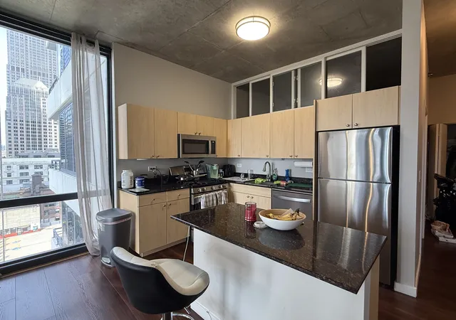 Photo 2 of Condo for sale at 235 W Van Buren St #2314, Chicago, IL 60607 | MLS# 12790092 | Listing updated on 2026-10-23