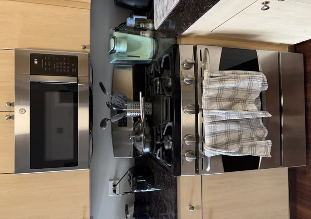 Photo 3 of Condo for sale at 235 W Van Buren St #2314, Chicago, IL 60607 | MLS# 12790092 | Listing updated on 2026-10-23