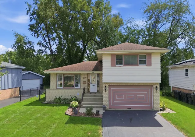 Single family home for sale at 737 E 170th Place, South Holland, IL 60473 | MLS# 12790095